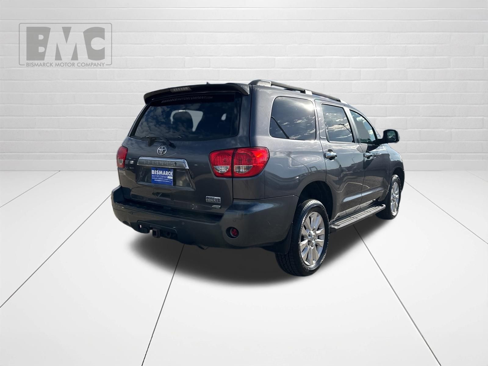 Used 2014 Toyota Sequoia Platinum AWD/4WD image 3