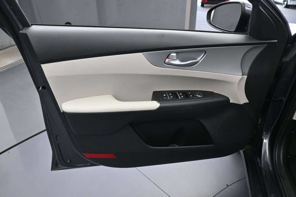 Used 2023 Kia Forte LXS FWD image 12