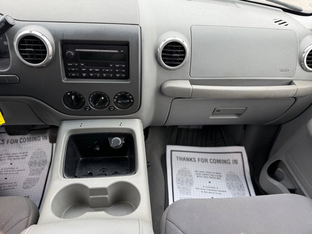 Used 2004 Ford Expedition XLT RWD image 10