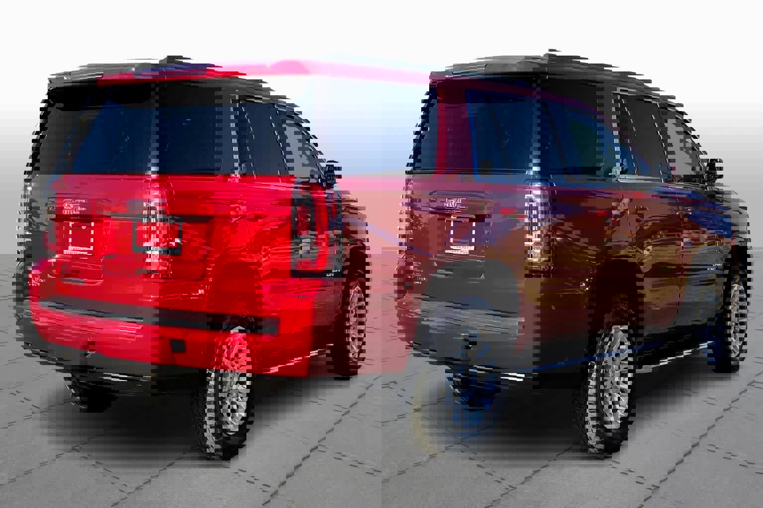 Used 2015 GMC Yukon SLT w/ HD Trailering Package image 12