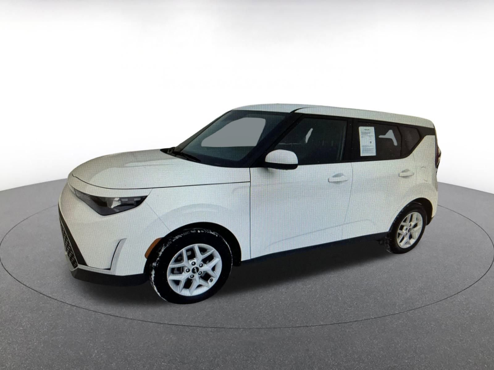 Used 2025 Kia Soul LX w/ Option Group 015 image 9