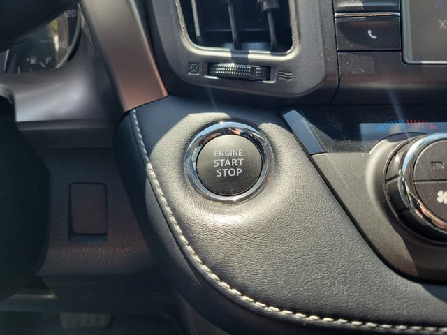 Used 2018 Toyota RAV4 XLE FWD image 33