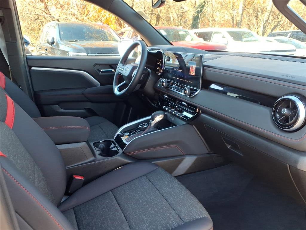 Used 2025 Chevrolet Colorado Z71 w/ Technology Package image 20