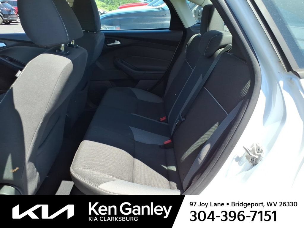 Used 2014 Ford Focus SE w/ SE Winter Package FWD image 13