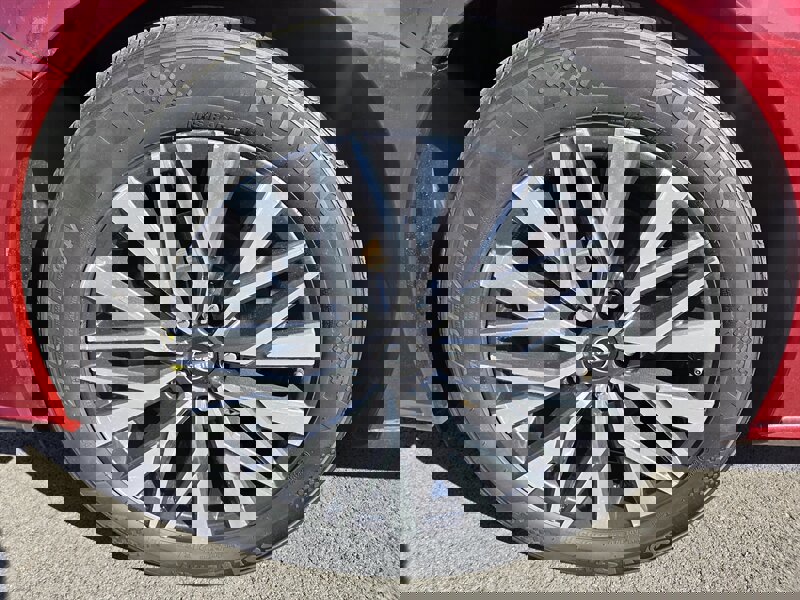 Used 2024 Nissan Altima 2.5 SV image 9