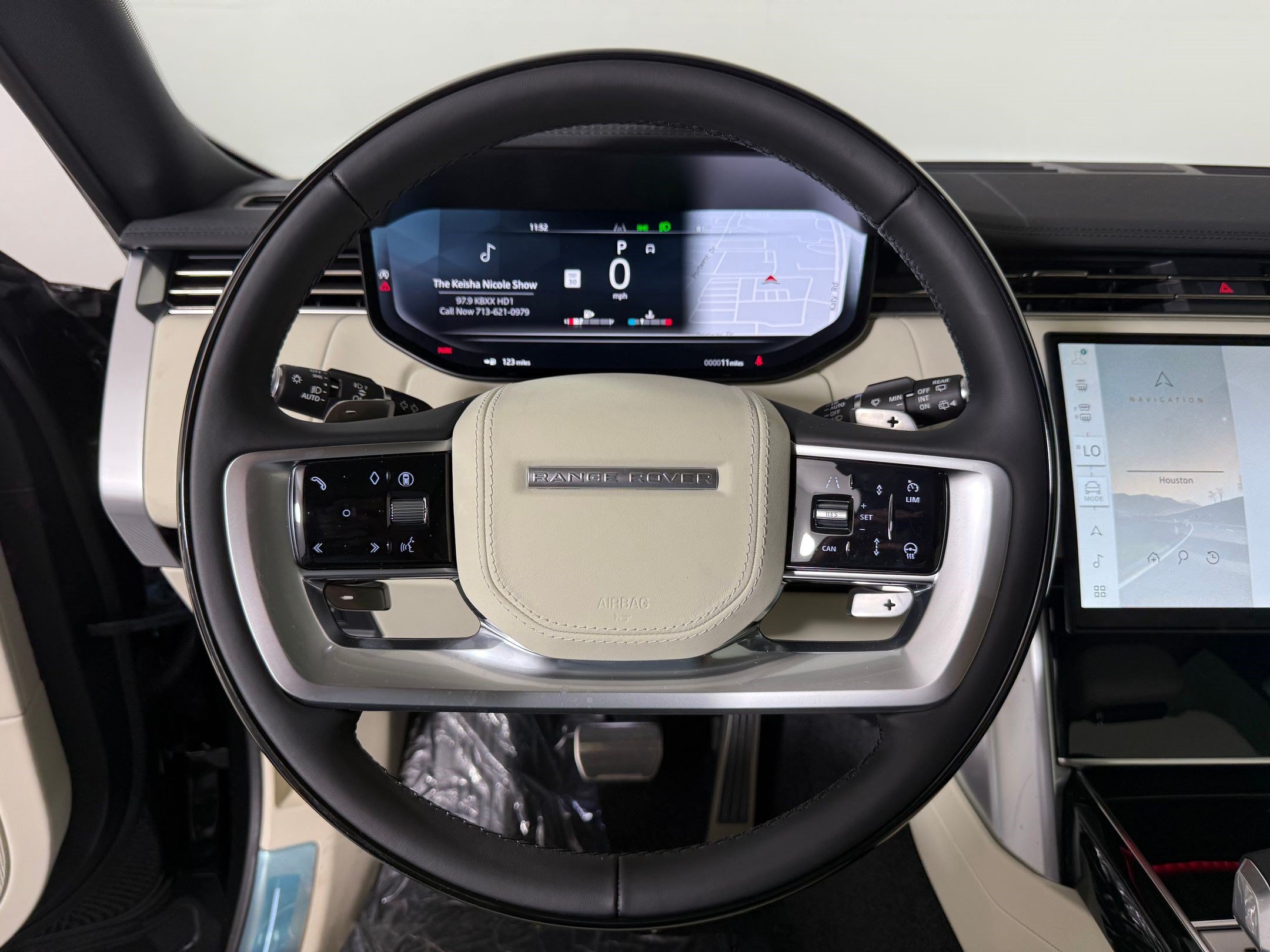 New 2026 Land Rover Range Rover SE AWD/4WD image 17