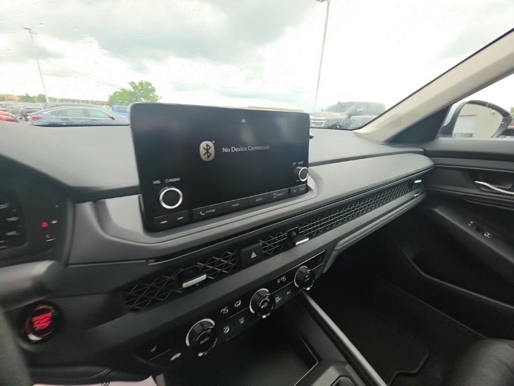 Certified 2023 Honda Accord EX image 18