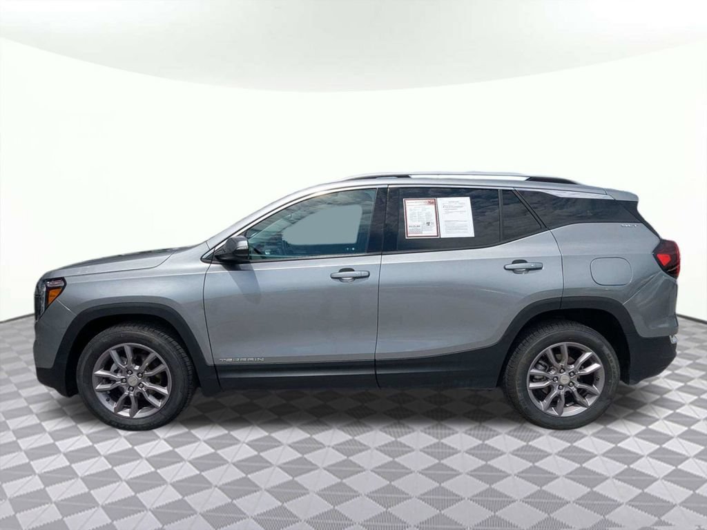Used 2024 GMC Terrain SLT AWD/4WD image 6