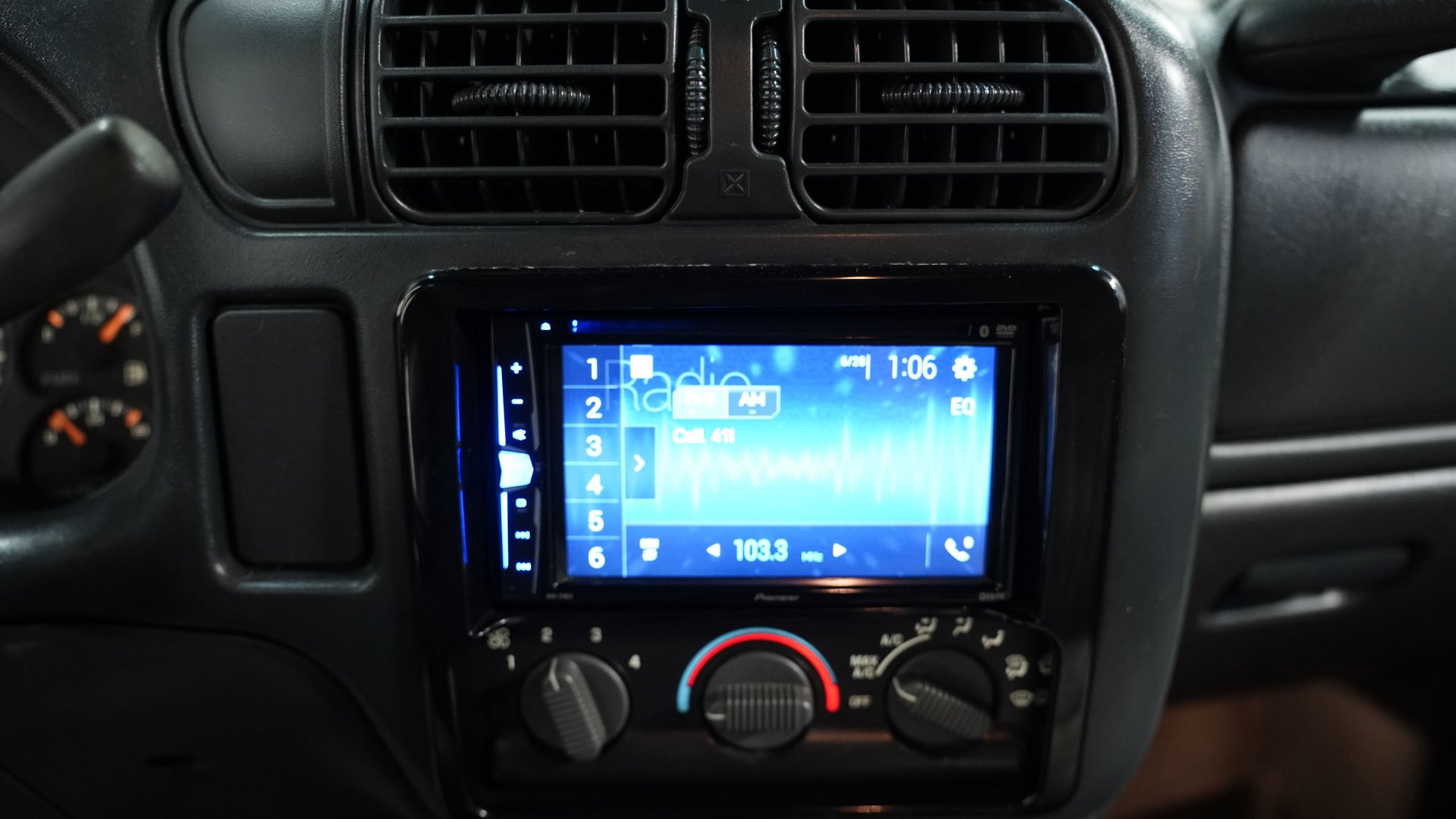 Used 2001 Chevrolet Blazer LS image 34