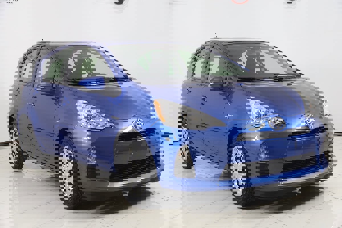 Used 2014 Toyota Prius C Two image 15