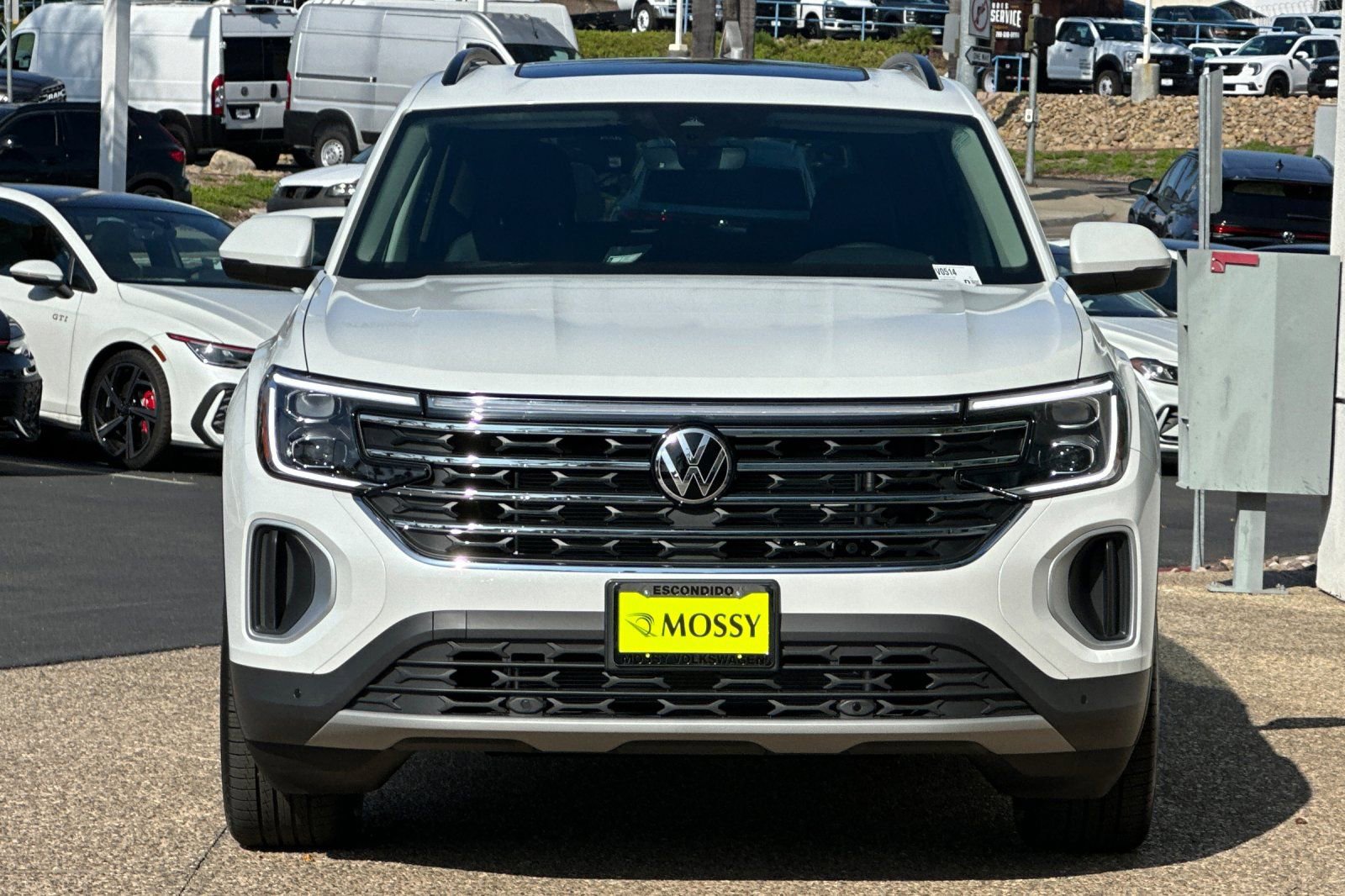 New 2026 Volkswagen Atlas SE image 8