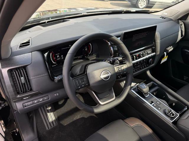New 2026 Nissan Pathfinder Platinum w/ Accent Package AWD/4WD image 18