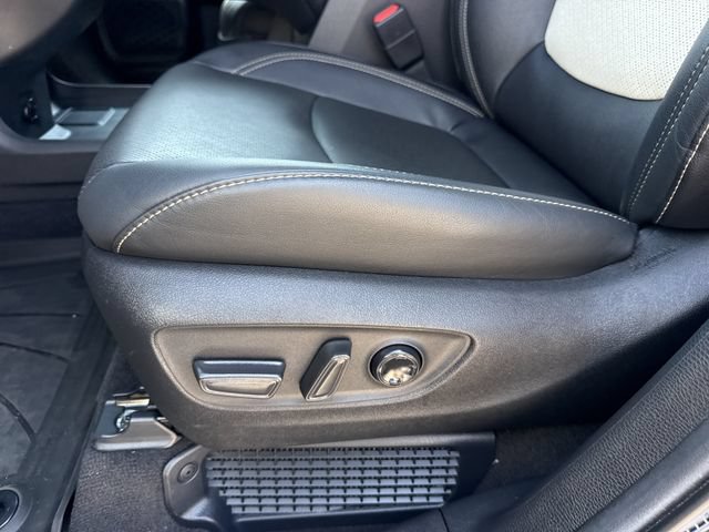 Used 2025 Toyota Sienna Limited AWD/4WD image 47