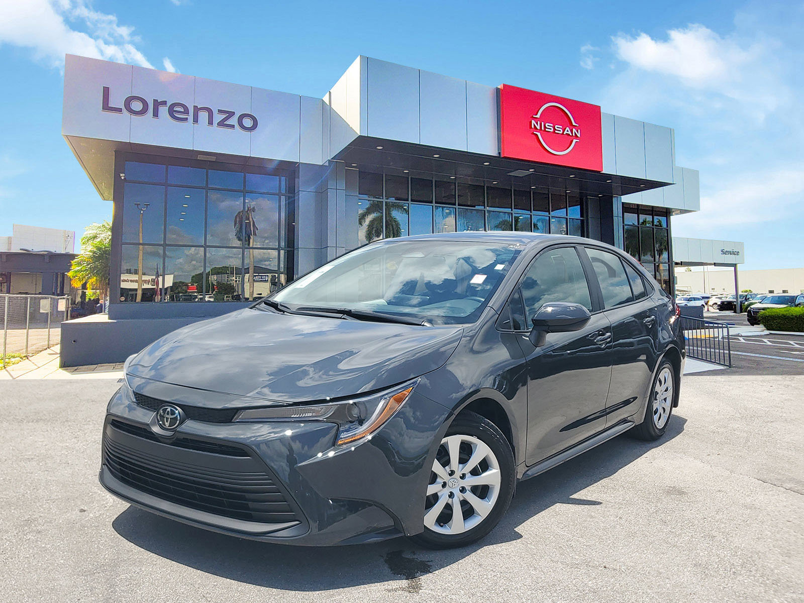 Used 2025 Toyota Corolla LE FWD image 1