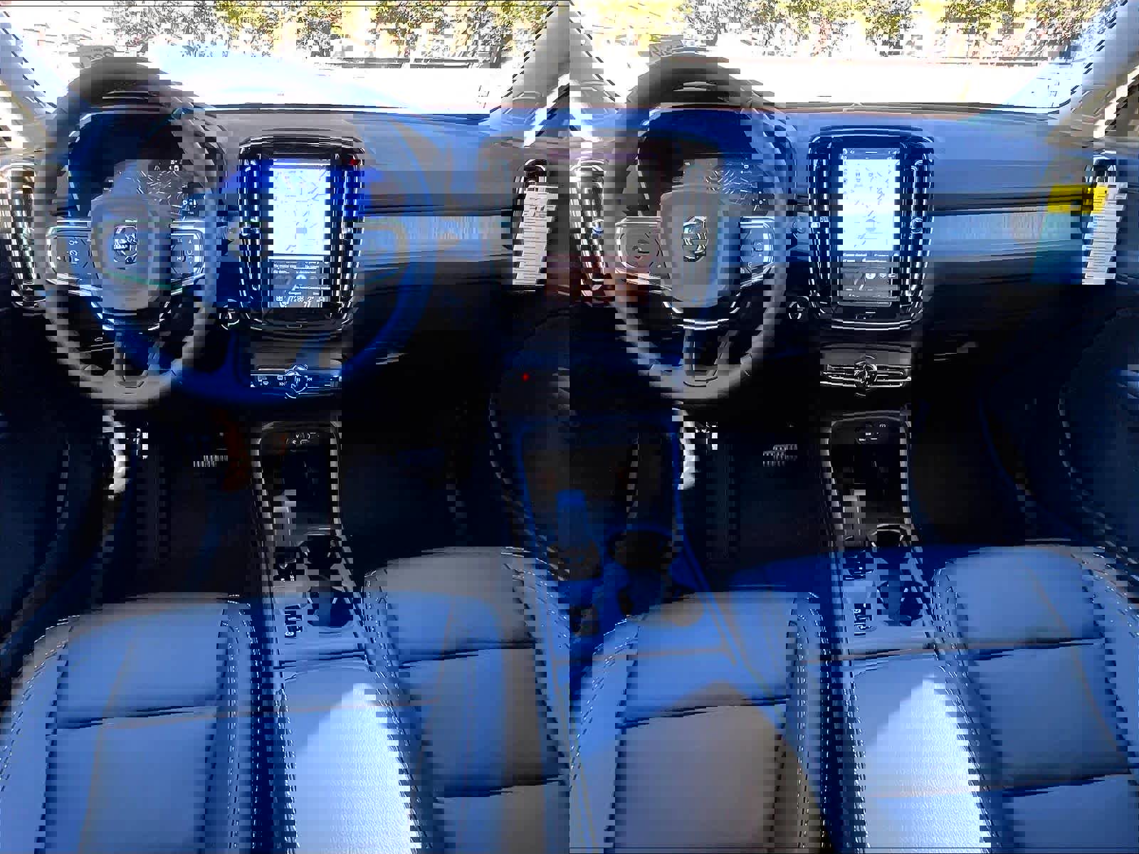 New 2026 Volvo XC40 B5 Core w/ Climate Package image 7