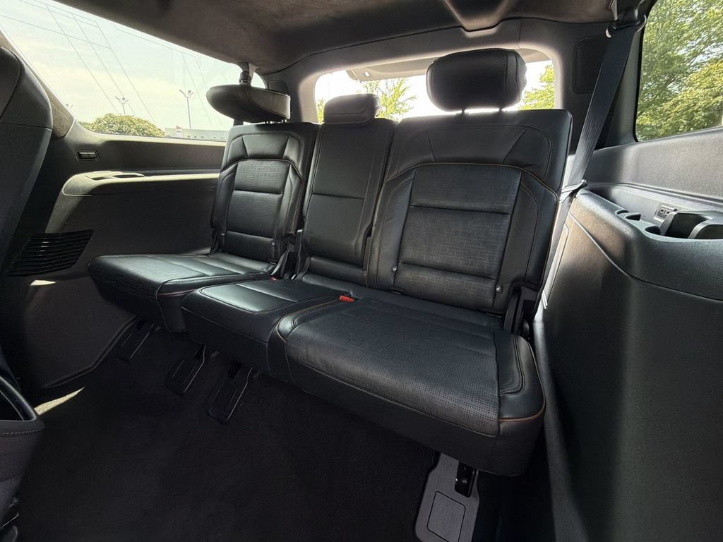 Used 2025 Lincoln Navigator L Black Label AWD/4WD image 28