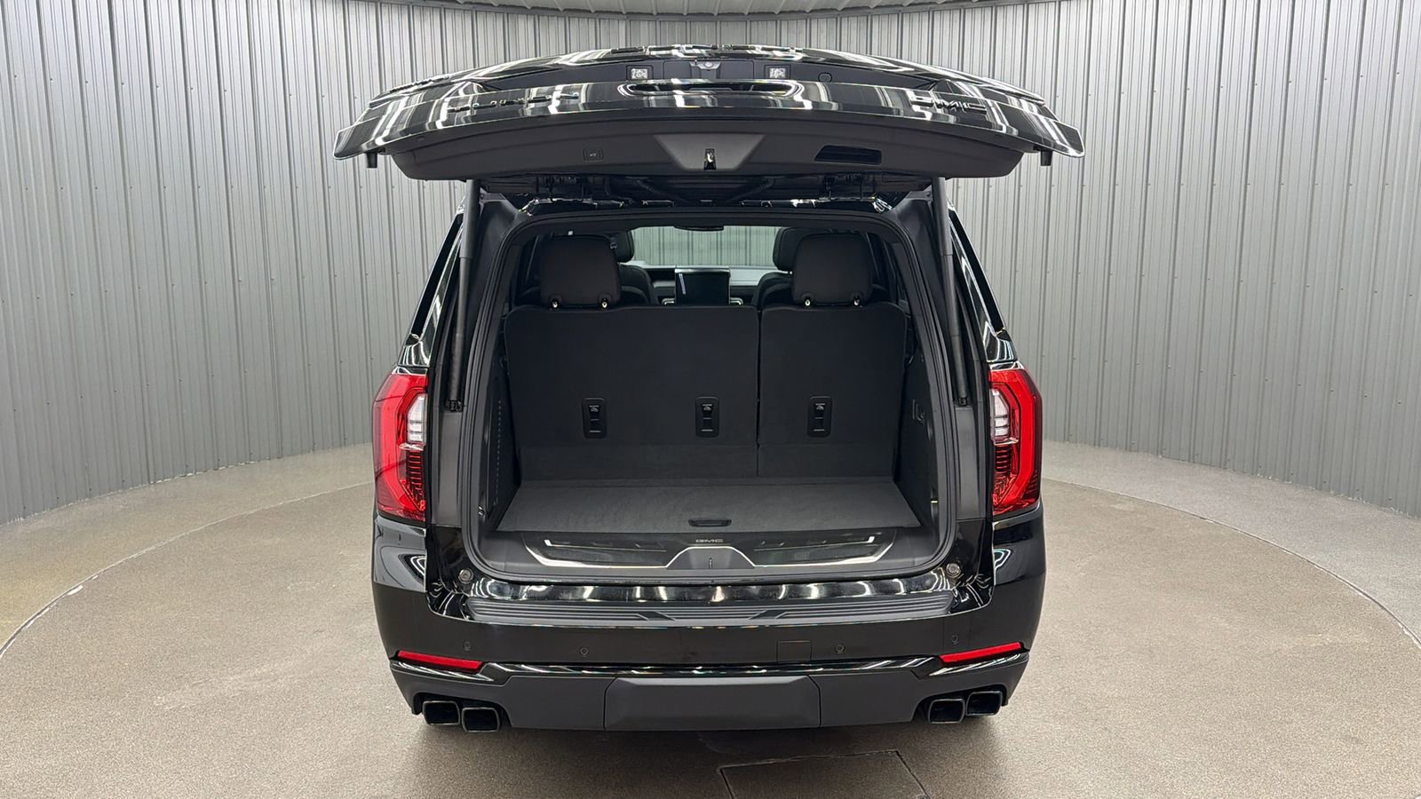 Used 2026 GMC Yukon Denali w/ Sun & Power Step Package AWD/4WD image 16