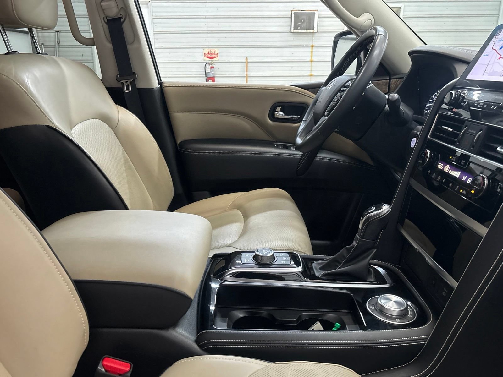 Used 2023 INFINITI QX80 Premium Select w/ Cargo Package AWD/4WD image 29