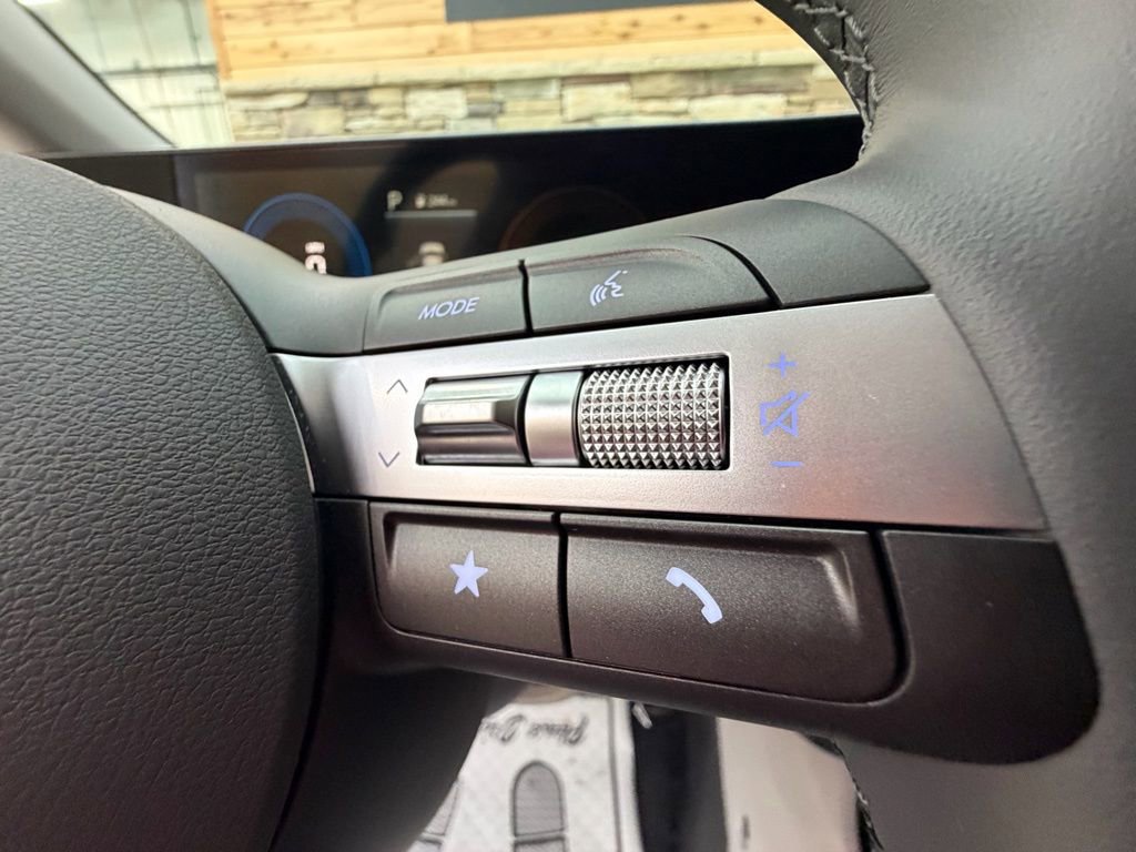 Certified 2024 Hyundai Kona SEL image 23