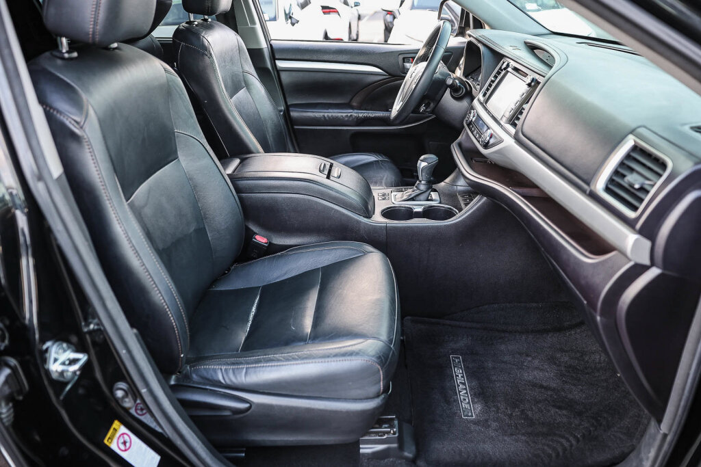 Used 2016 Toyota Highlander XLE FWD image 9