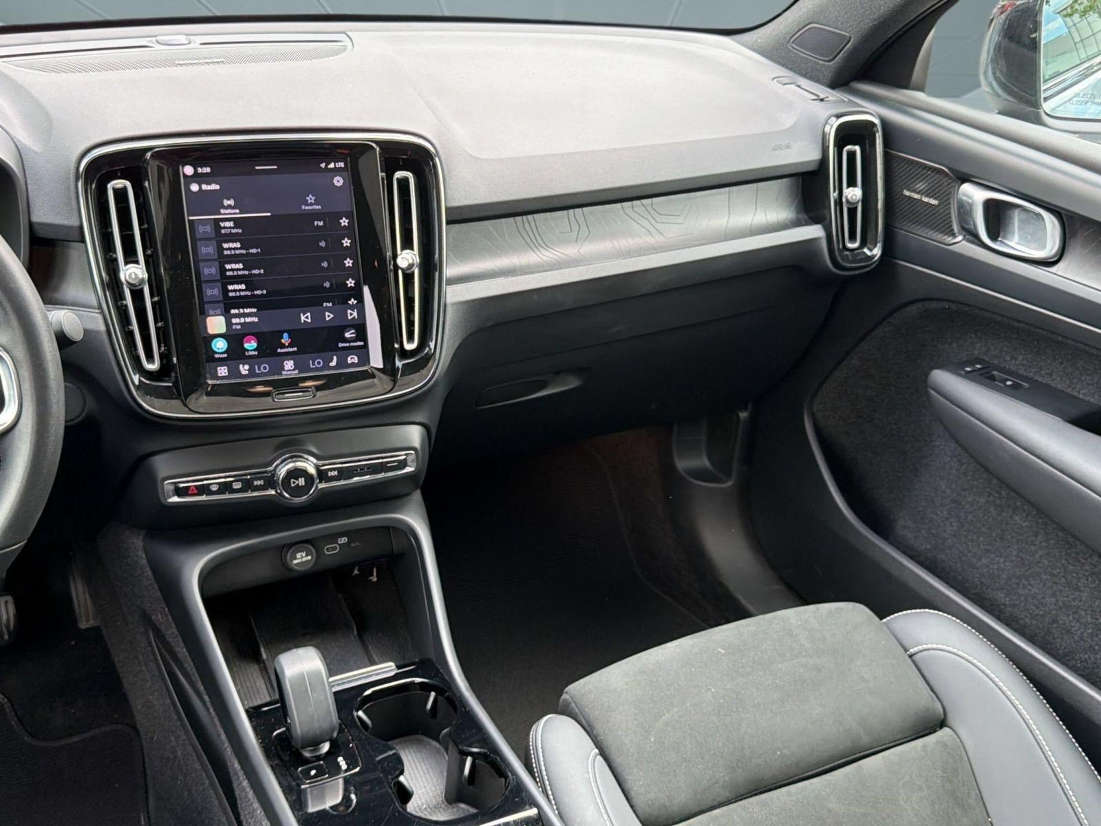 Certified 2023 Volvo C40 P8 Recharge Ultimate AWD/4WD image 28