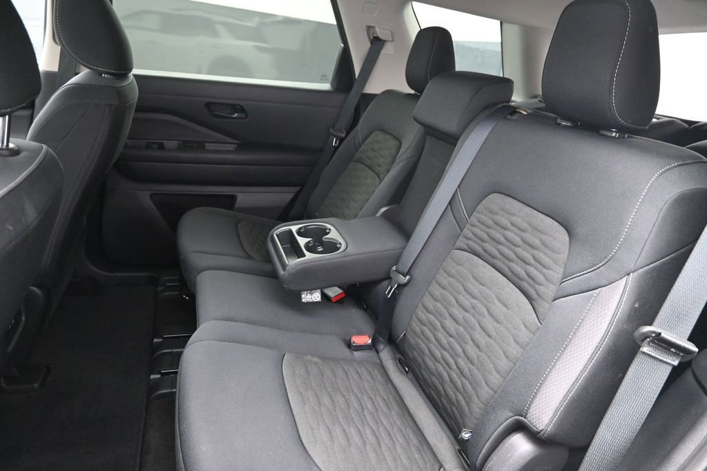 Used 2025 Nissan Pathfinder SV AWD/4WD image 14