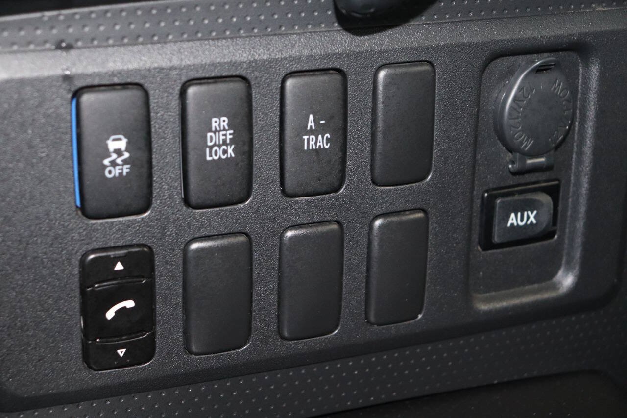 Used 2010 Toyota FJ Cruiser 4WD image 24
