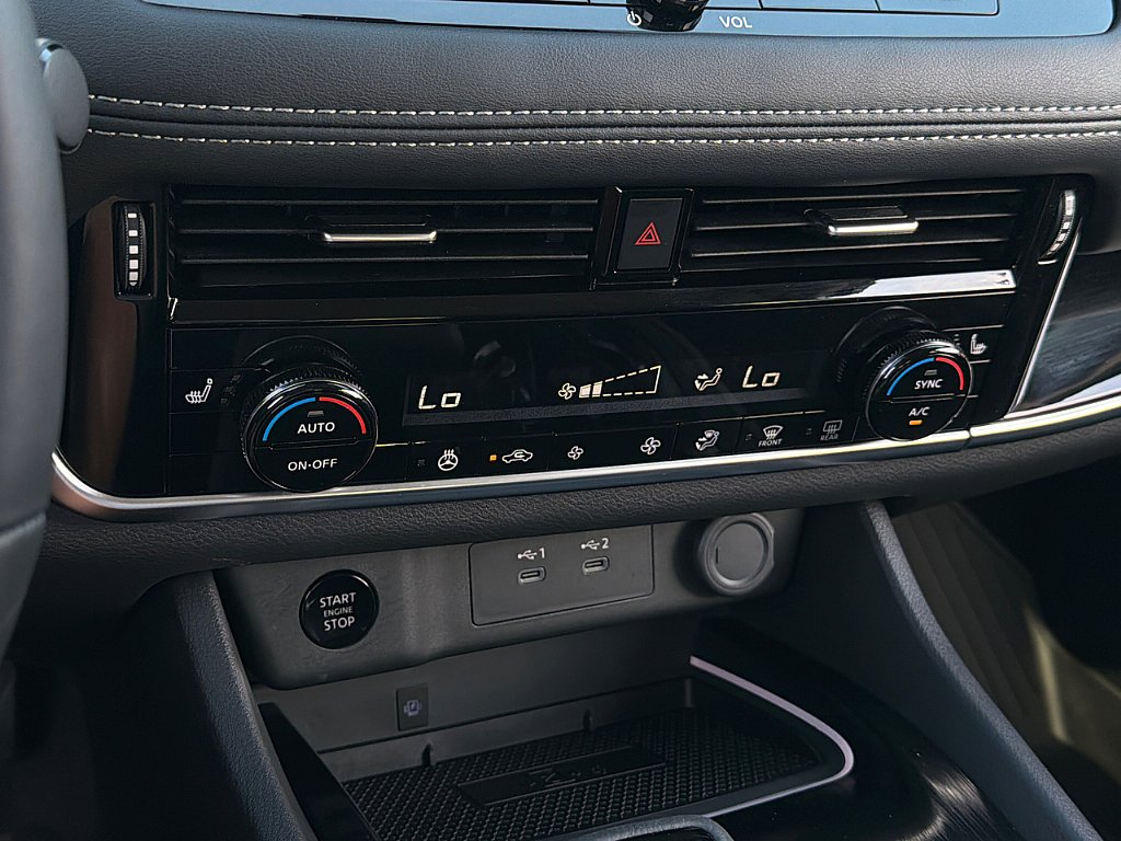 Used 2025 Nissan Rogue SL image 15