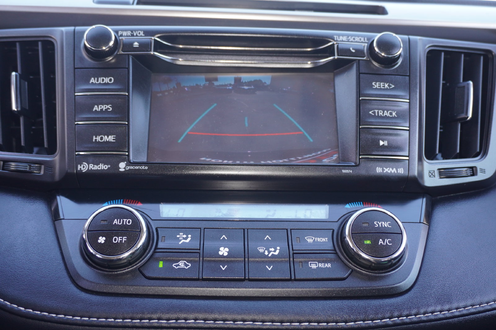 Used 2016 Toyota RAV4 XLE AWD/4WD image 15