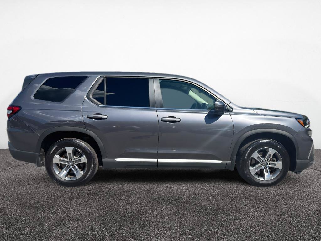 Used 2025 Honda Pilot EX-L image 8