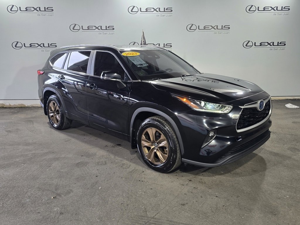 Used 2023 Toyota Highlander Bronze Edition image 3