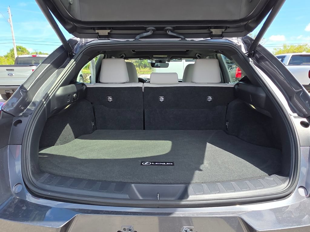 Used 2023 Lexus UX 250h FWD w/ Accessory Package (Z1) image 15