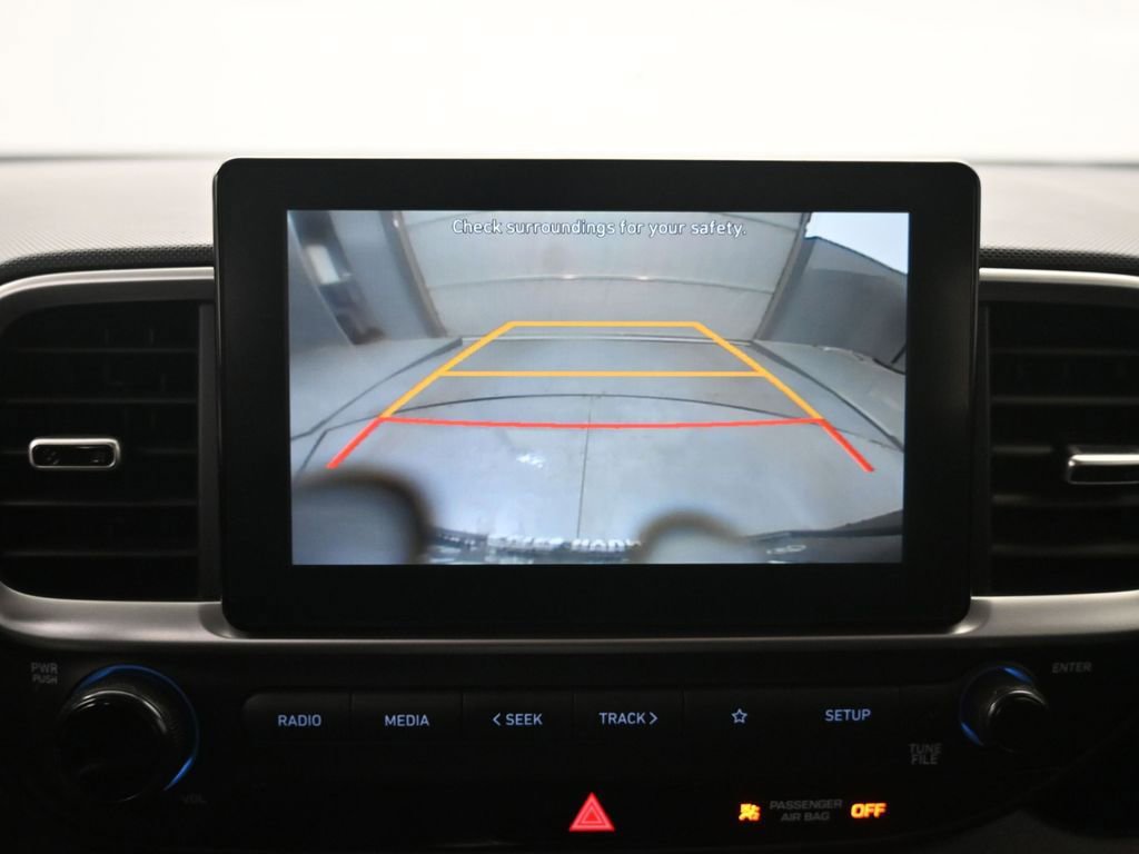 Used 2020 Hyundai Venue SEL image 16