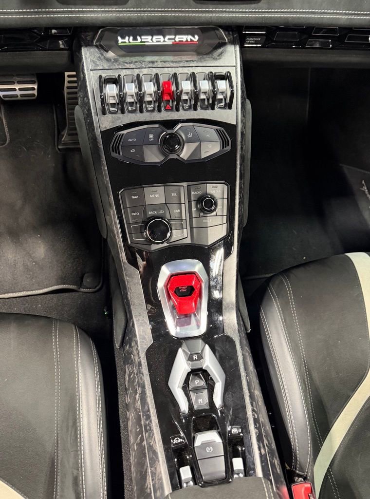 Used 2018 Lamborghini Huracan Performante image 9