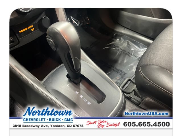 Used 2022 Chevrolet Trax LT w/ LT Convenience Package AWD/4WD image 22
