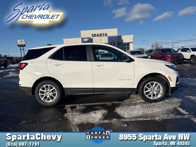 Used 2023 Chevrolet Equinox LS w/ LS Convenience Package image 2