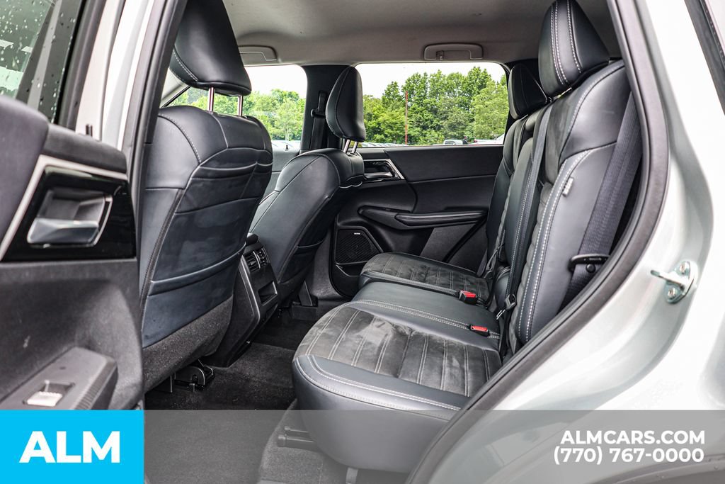 Used 2025 Mitsubishi Outlander SE FWD image 19