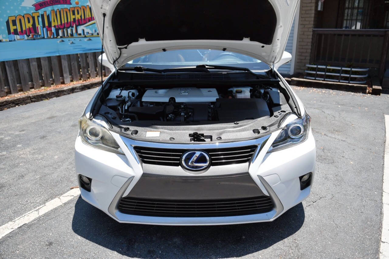 Used 2015 Lexus CT 200h FWD image 25