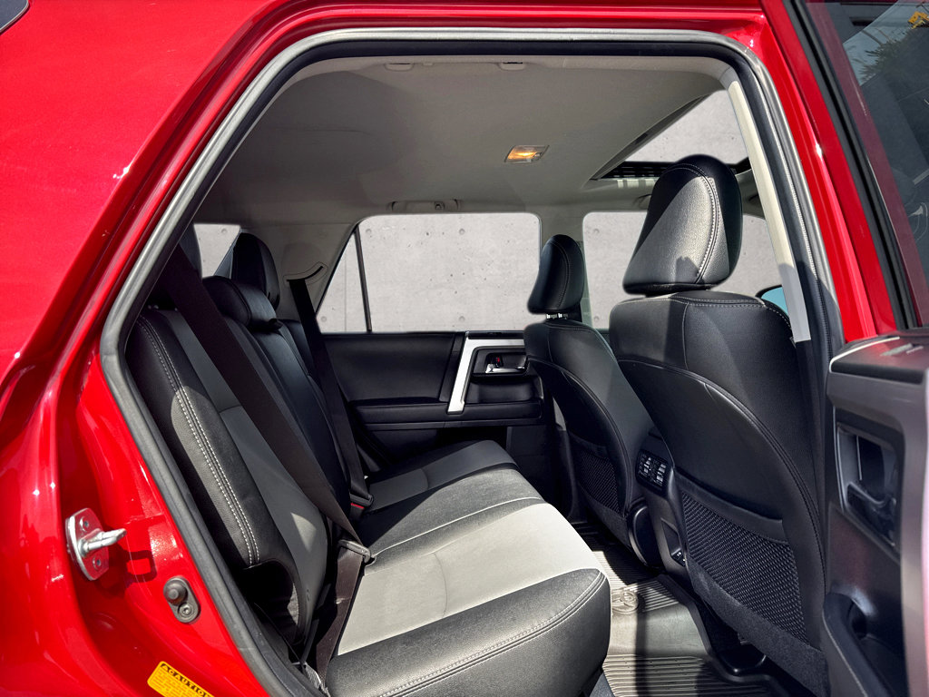 Used 2021 Toyota 4Runner SR5 Premium w/ Moonroof Package AWD/4WD image 8