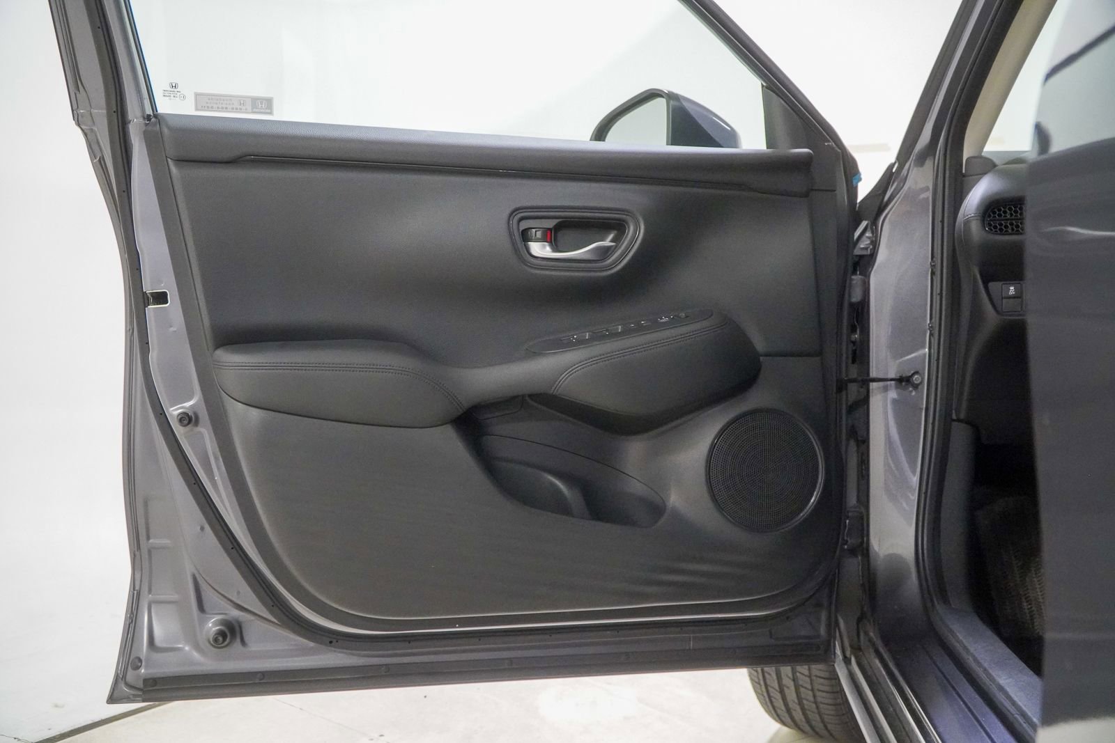 Used 2023 Honda HR-V LX image 18