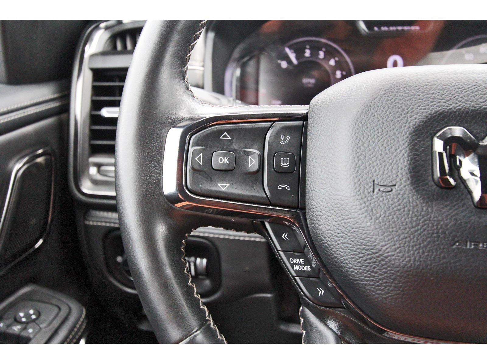 Used 2025 RAM 1500 Limited AWD/4WD image 24