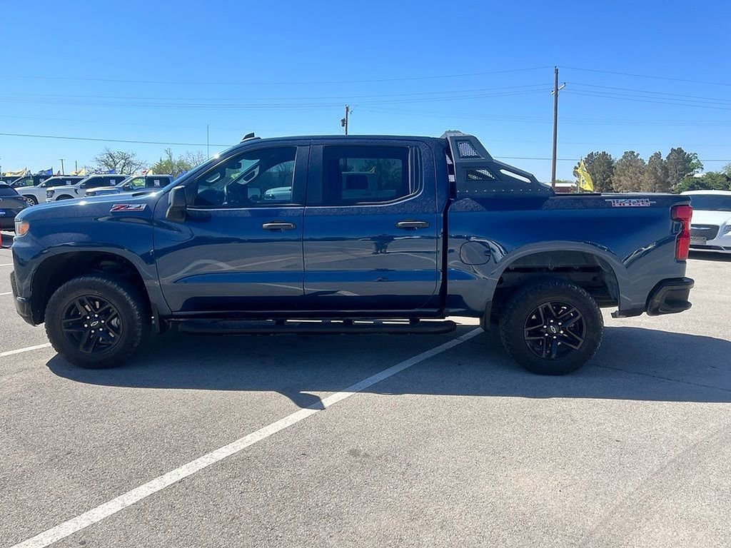 Used 2021 Chevrolet Silverado 1500 Custom Trail Boss w/ LPO, Dark Essentials Package image 2