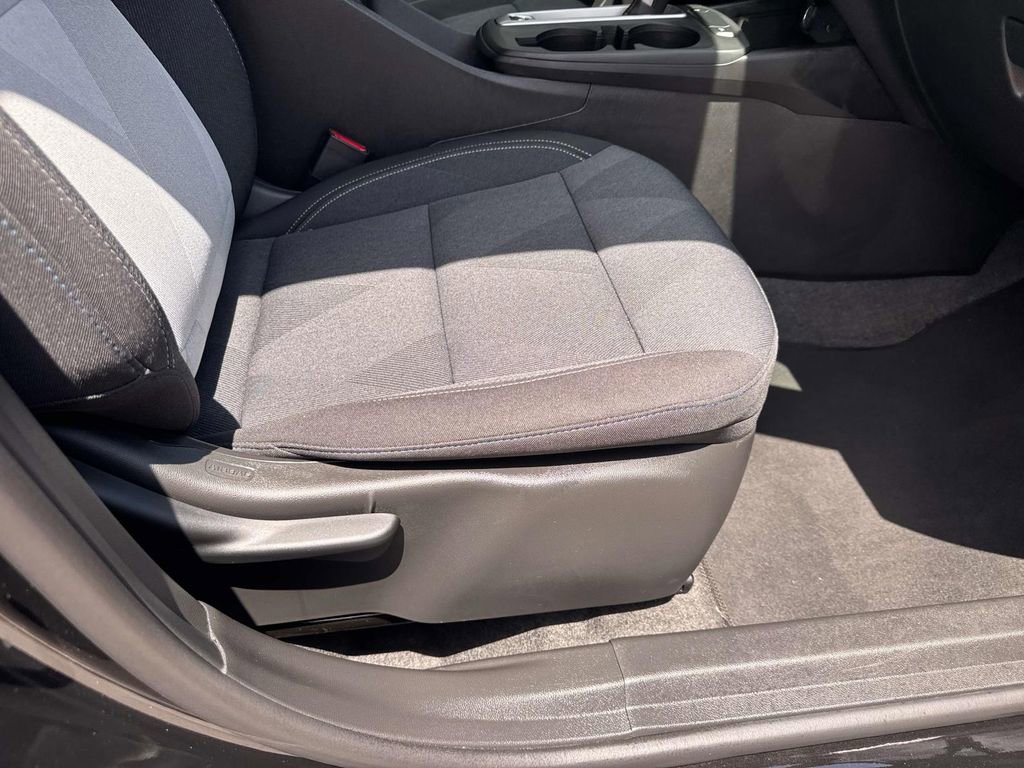 Certified 2025 Chevrolet Trax LS w/ LS Convenience Package FWD image 12