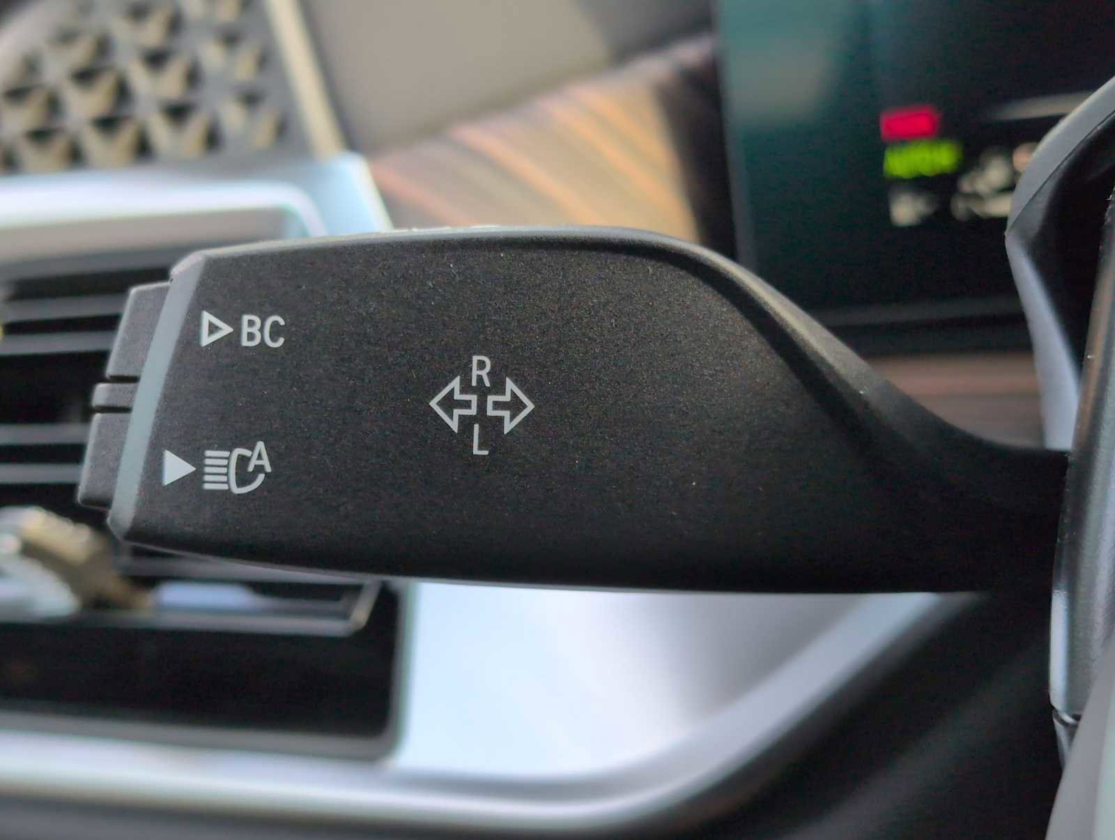 Used 2026 BMW X5 xDrive50e w/ M Sport Package image 27