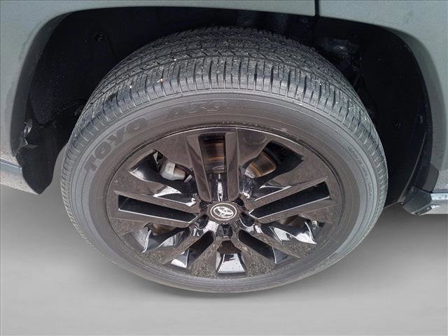 Used 2019 Toyota RAV4 Limited FWD image 11