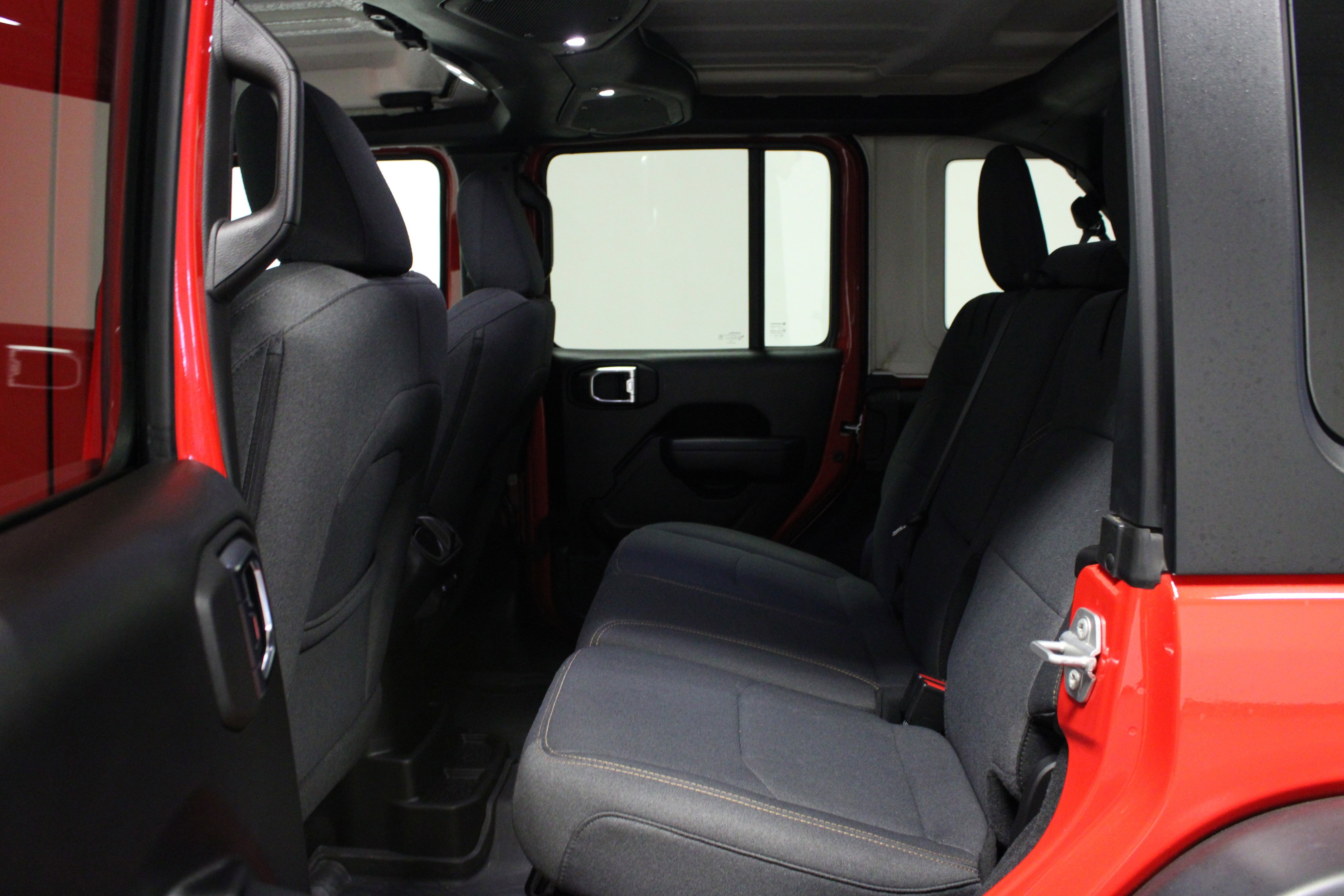 Used 2025 Jeep Wrangler Willys AWD/4WD image 13