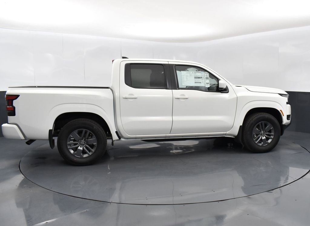 Used 2025 Nissan Frontier SV w/ Tow Package image 8