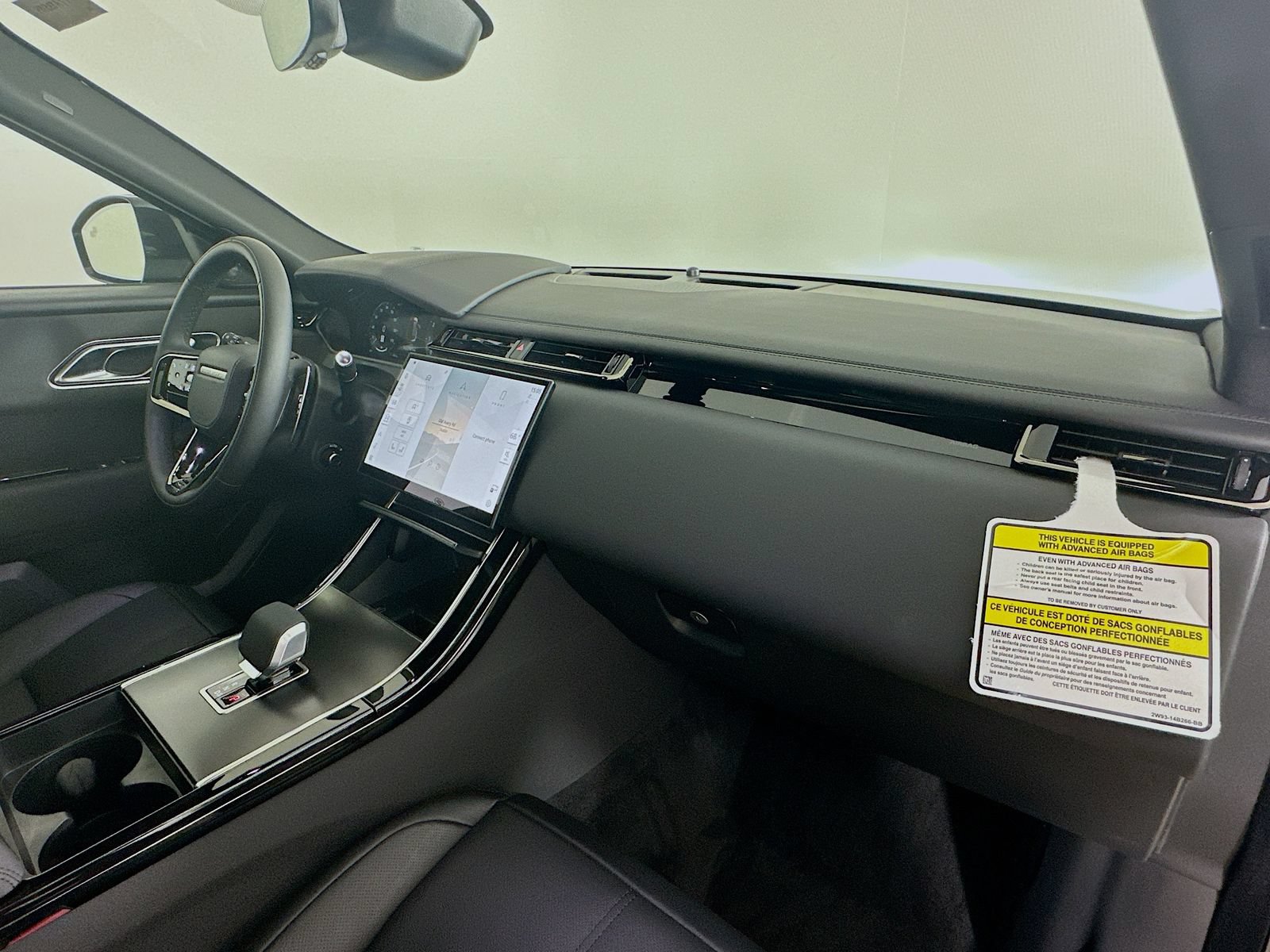 New 2026 Land Rover Range Rover Velar Dynamic SE AWD/4WD image 49