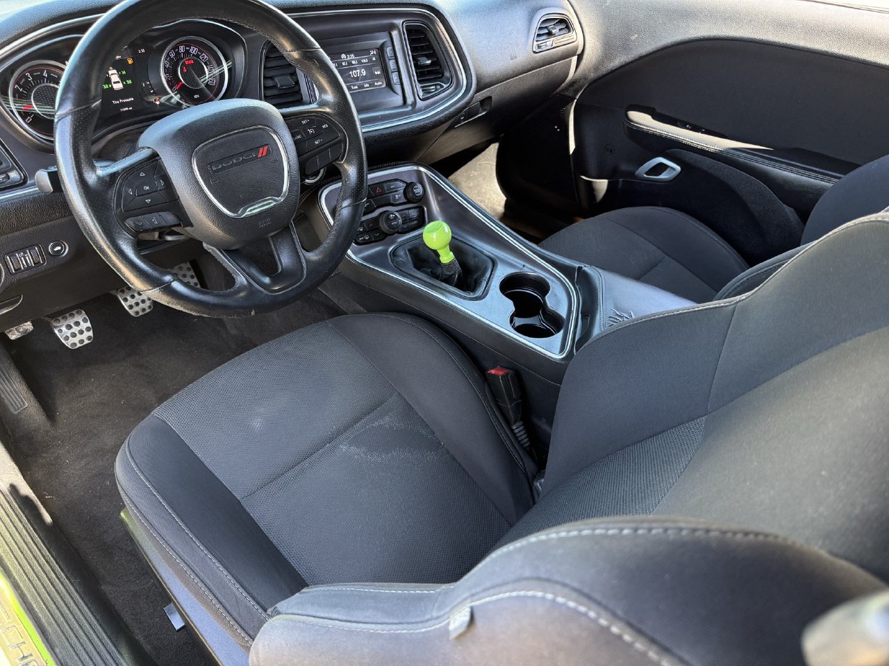 Used 2015 Dodge Challenger R/T RWD image 9