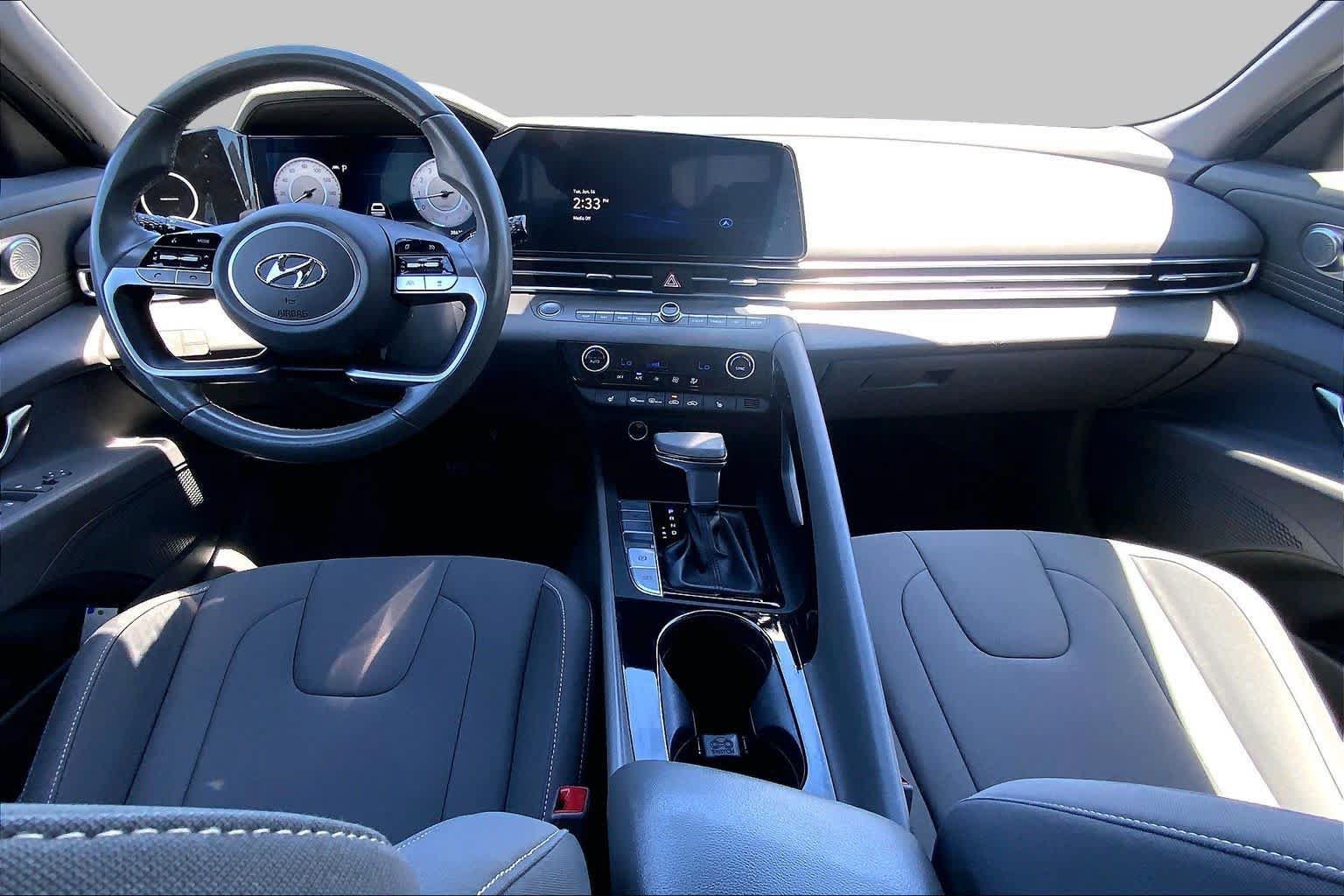 Used 2023 Hyundai Elantra SEL w/ Convenience Package FWD image 14